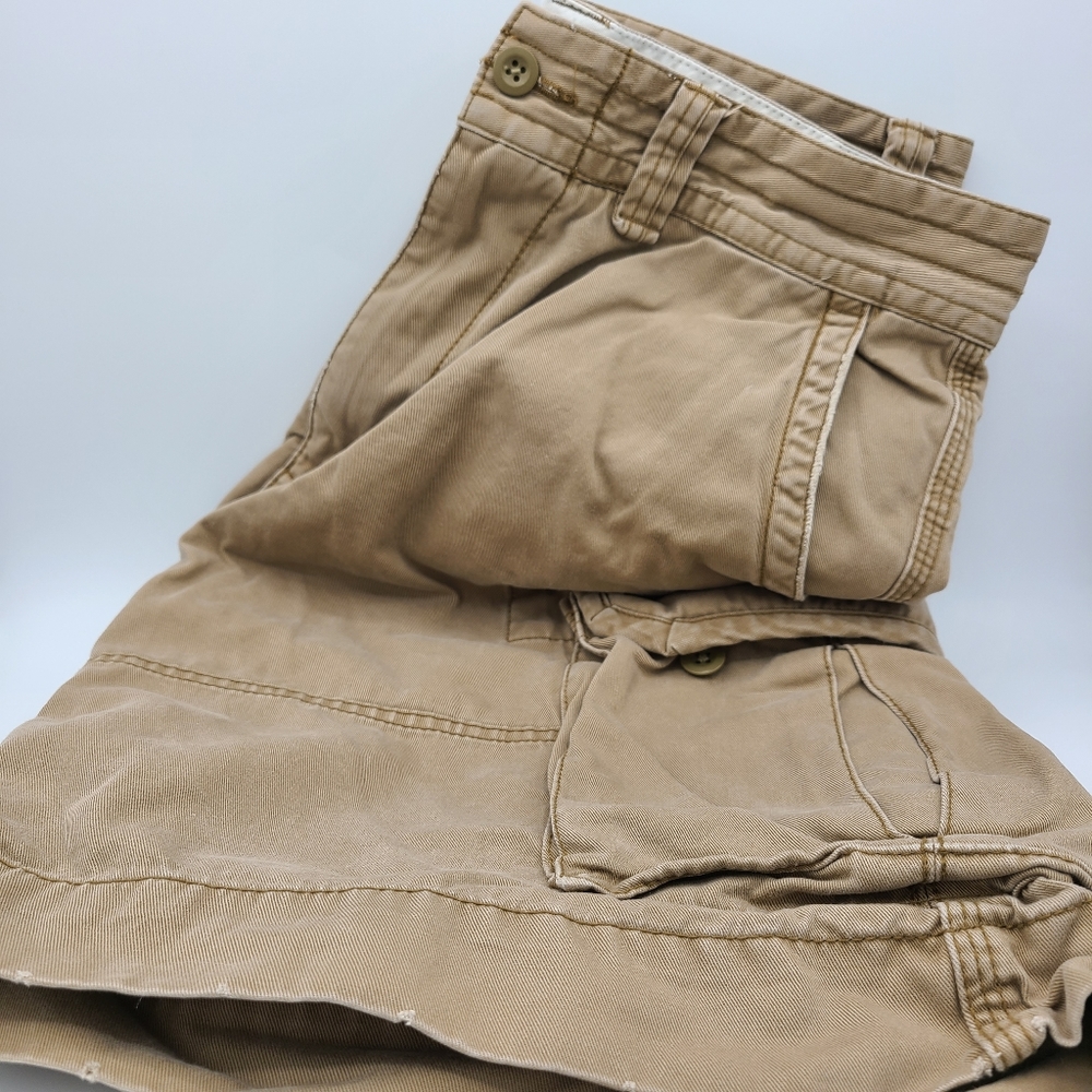 Polo Ralph Lauren Shorts / Size 32 / Tan